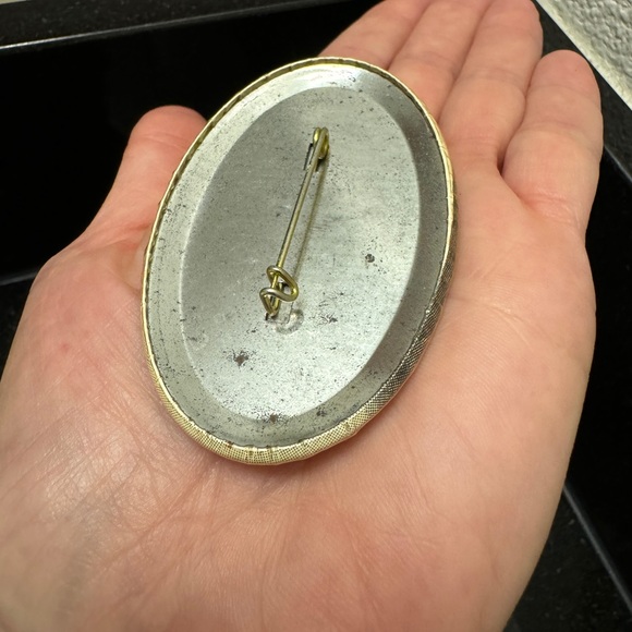 Vintage Gig Harbor, Wa Christmas Button Pin Brooch Oval Laminated 1983 - Picture 8 of 8